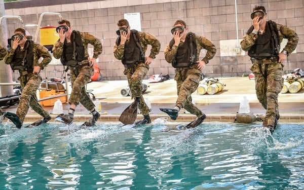 female pj air force