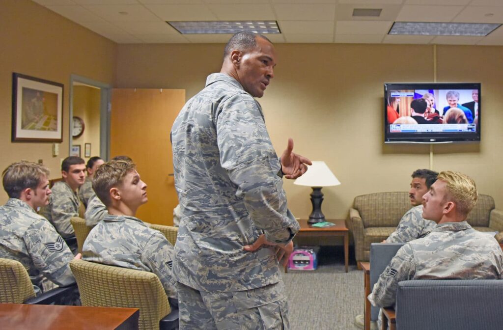 10-military-movies-to-watch-in-the-barracks-when-you-re-bored