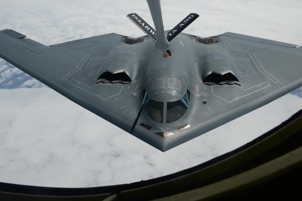 B-2 Spirit refueling