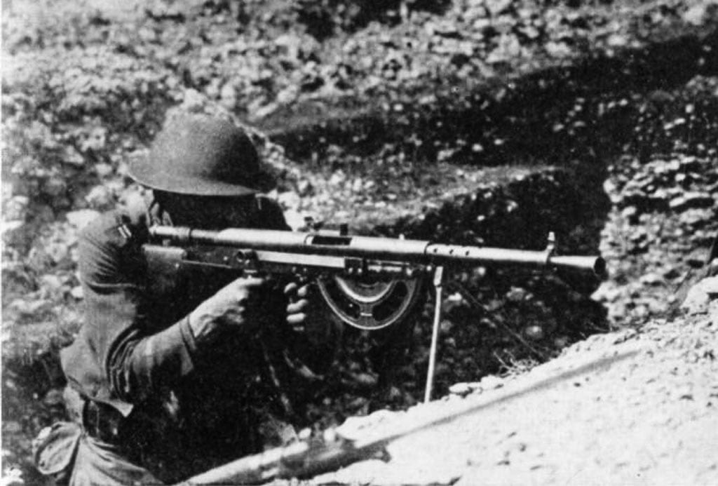 Chauchat ligh machine gun firing