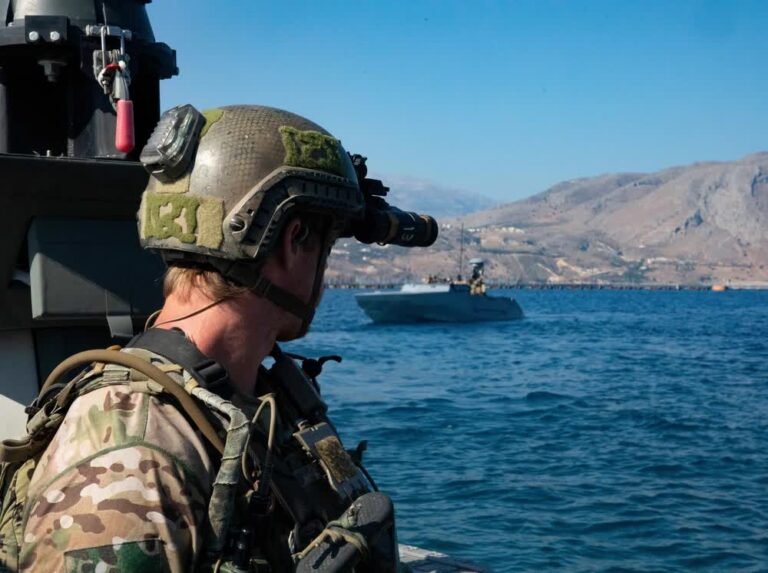 U.S. Navy special operators practice VBSS exercises with Hellenic Navy