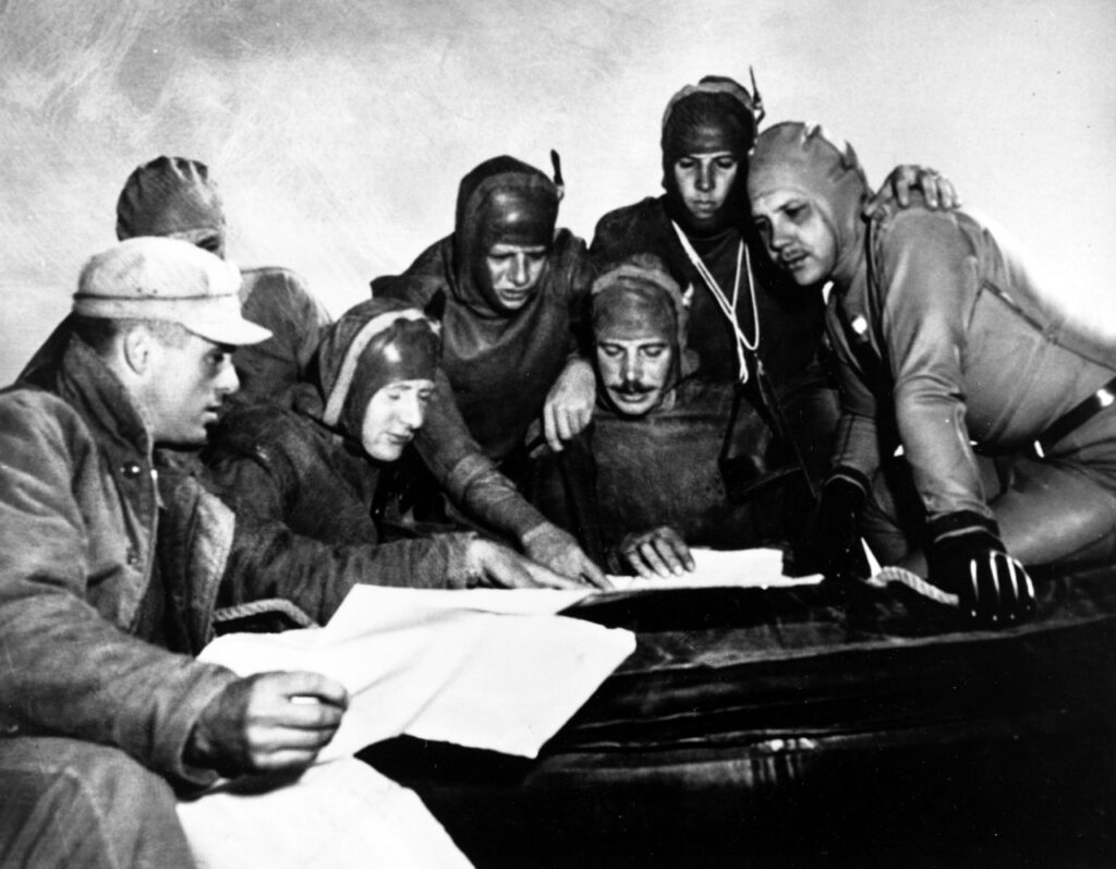 UDT men planning mission