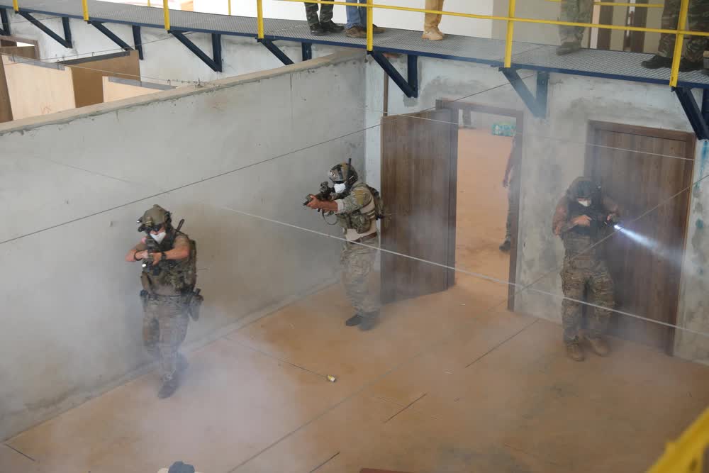 special forces close quarters combat training