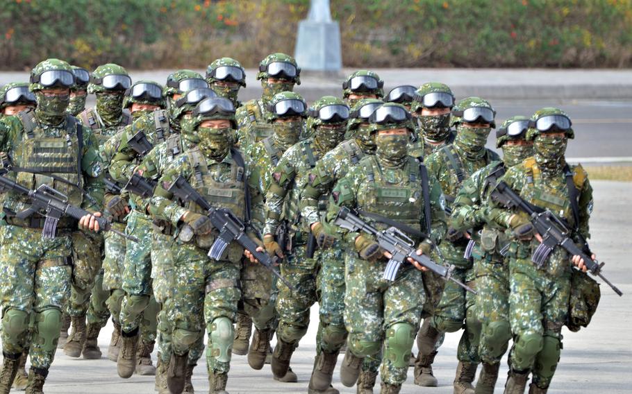 Taiwanese soldiers training