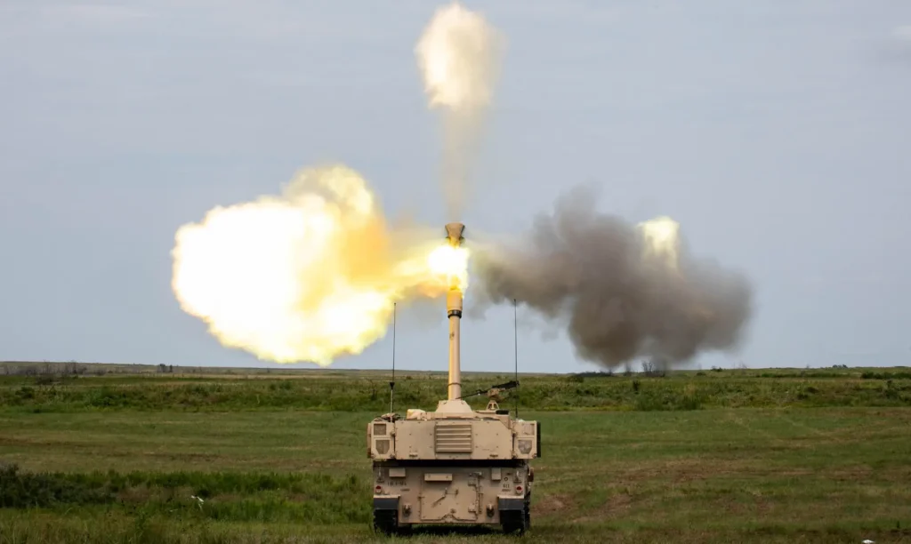 M109 self-propelled howitzer firing