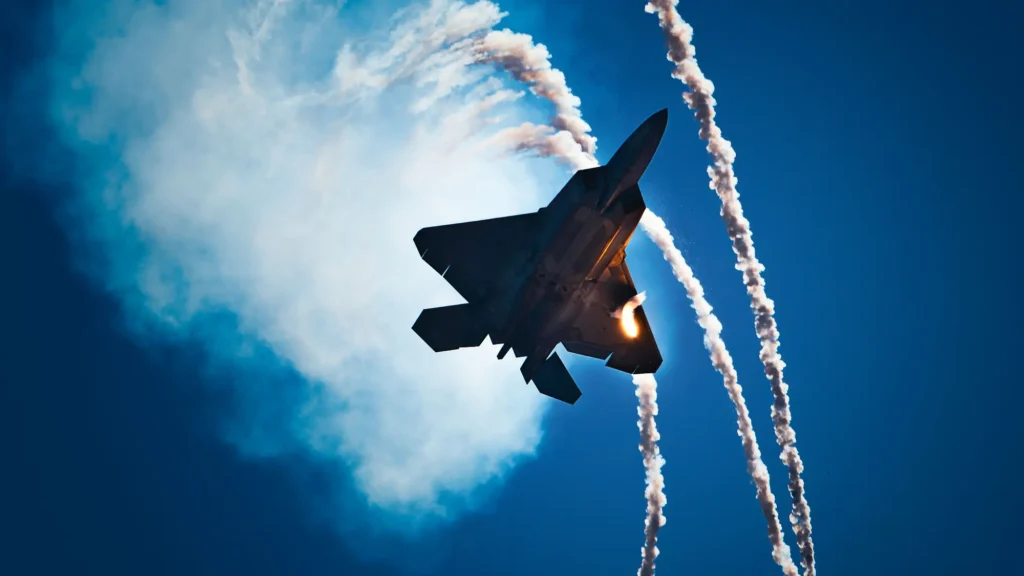 F-22 Raptor maneuvers