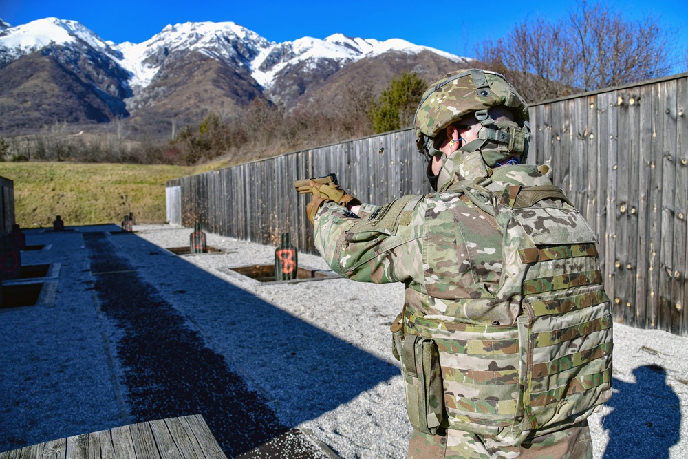 M17 pistol training