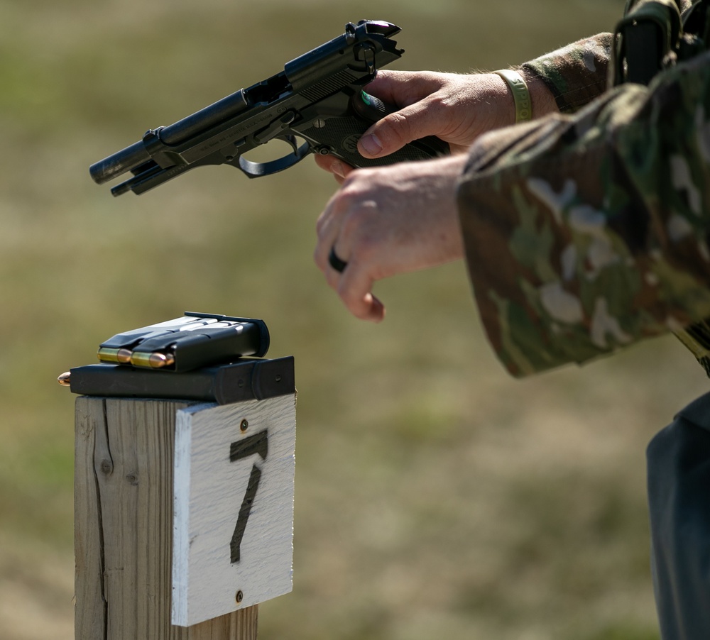 soldiers qualify on M9